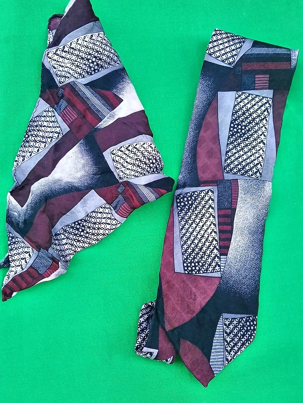 Pierre Balmain Men's Geometric Silk-Style Tie in Black & Red..vintage